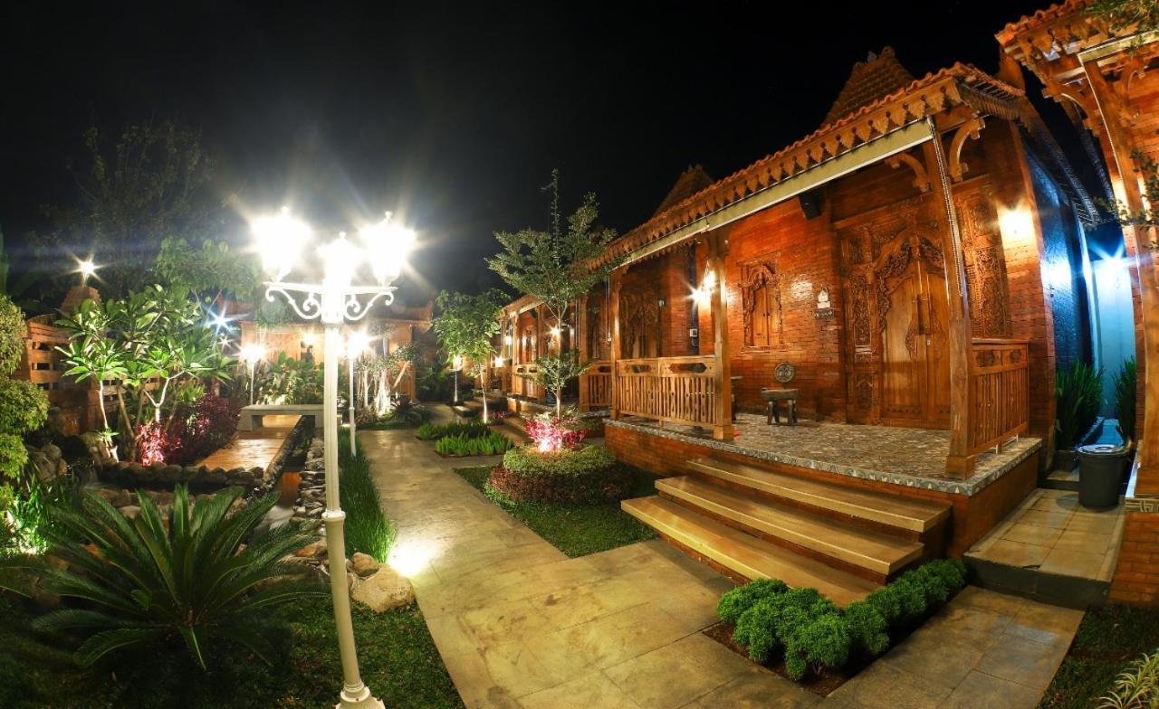 Joglo Jawa Jepara Exterior photo